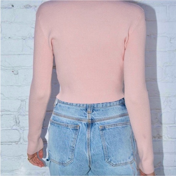 Brandy Melville Brett Turtleneck Top - Picture 3 of 12